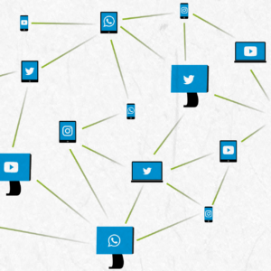 Bildschirme, auf denen die Logos von Social Media Plattformen zu sehen sind, und die durch Linien vernetzt sind.